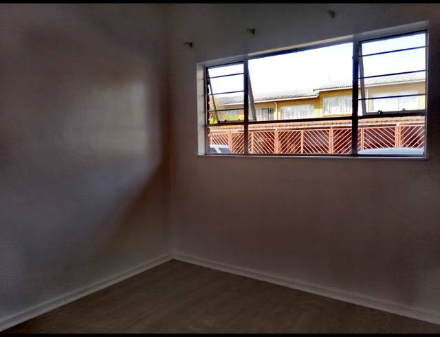 2 BEDROOM FLAT FOR SALE IN EDLEEN